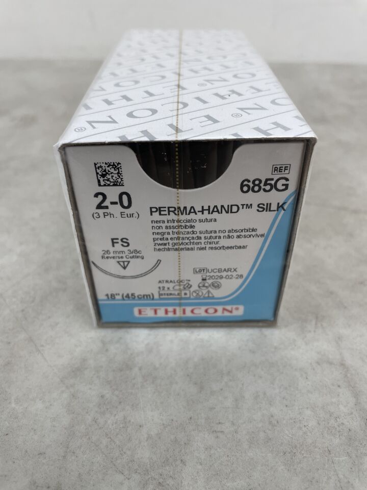 685G - ETHICON - PERMA-HAND 絲線，反向切割，不可吸收，FS 26mm 3/8 圓，黑色編織 18" = 45cm，規格：2-0，（盒/12）-（有效期至：2029-02-28）