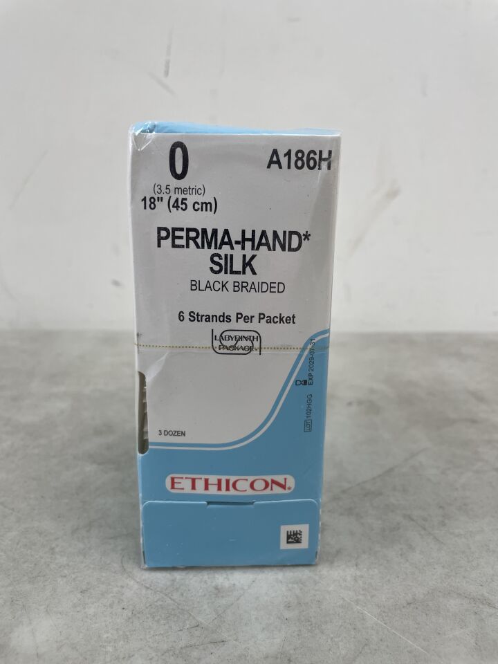 A186H - ETHICON - PERMA-HAND 絲線縫合線，SUTUPAK 預切縫合線，迷宮式包裝，不可吸收，黑色編織，6-18 英寸（約 45 厘米），尺寸：0，（盒/36）-（有效期至：2029-07-31）