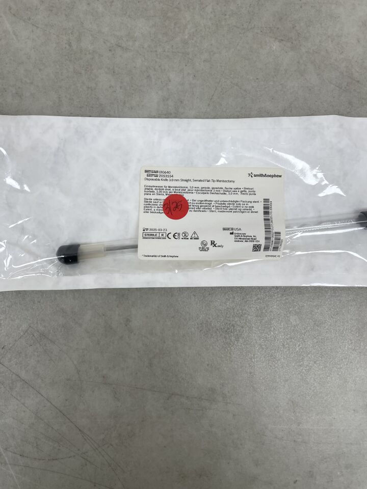 010640 - SMITH & NEPHEW - Disposable Knife: 3.0mm Straight, Serrated Flat-Tip Meniscectomy, () - ( Expiry Date: 2025-03-23 )