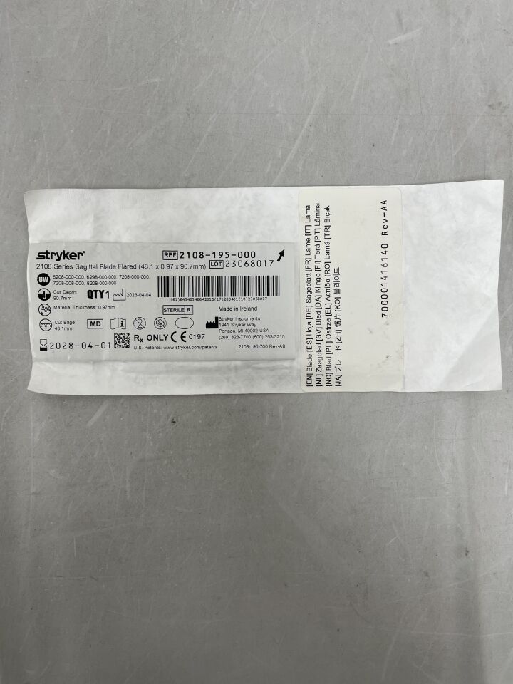 2108-195-000  -  STRYKER  -  Sagittal Blade: Wide Flared Medium , ( EA )  -  ( Expiry Date : 2028-04-01 )