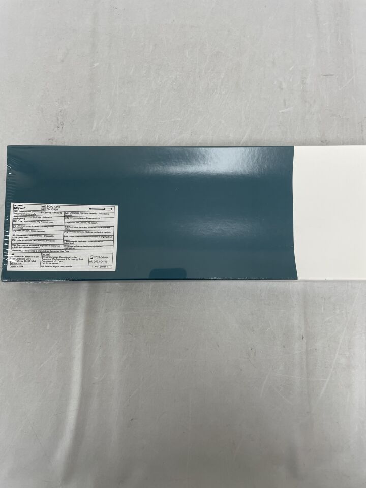 B000-1240  -  STRYKER  -  Universal Cement Restrictor, Medium , ( BX/1 )  -  ( Expiry Date : 2028-04-19 )