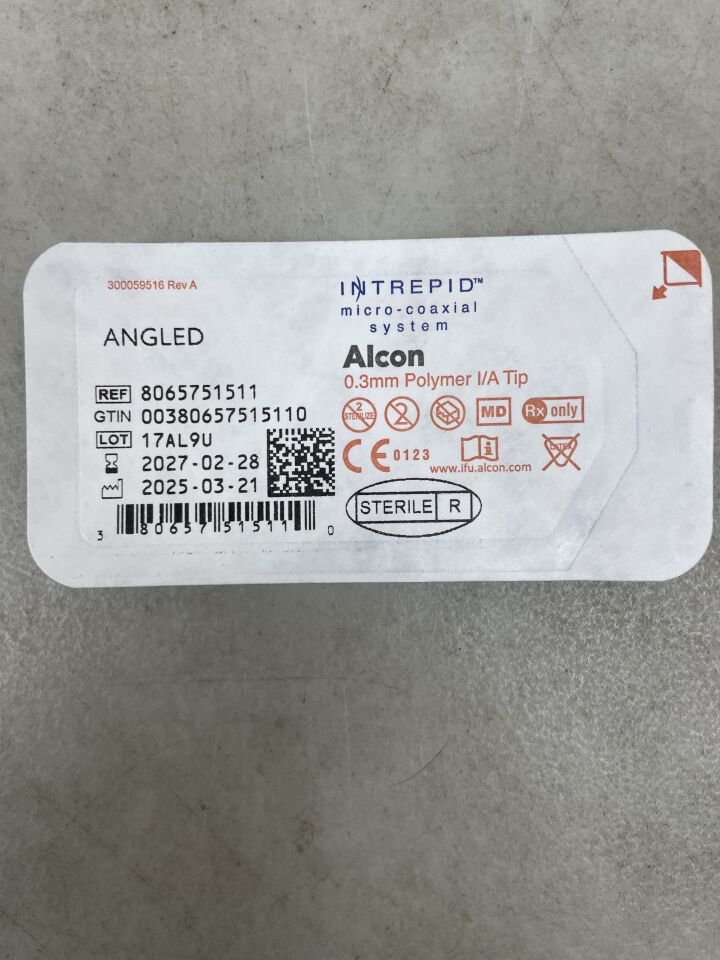 8065751511 - ALCON - Punta de polímero intrepid de 0,3 mm, curvada a 35° (unidad) - (Fecha de caducidad: 28/02/2027)