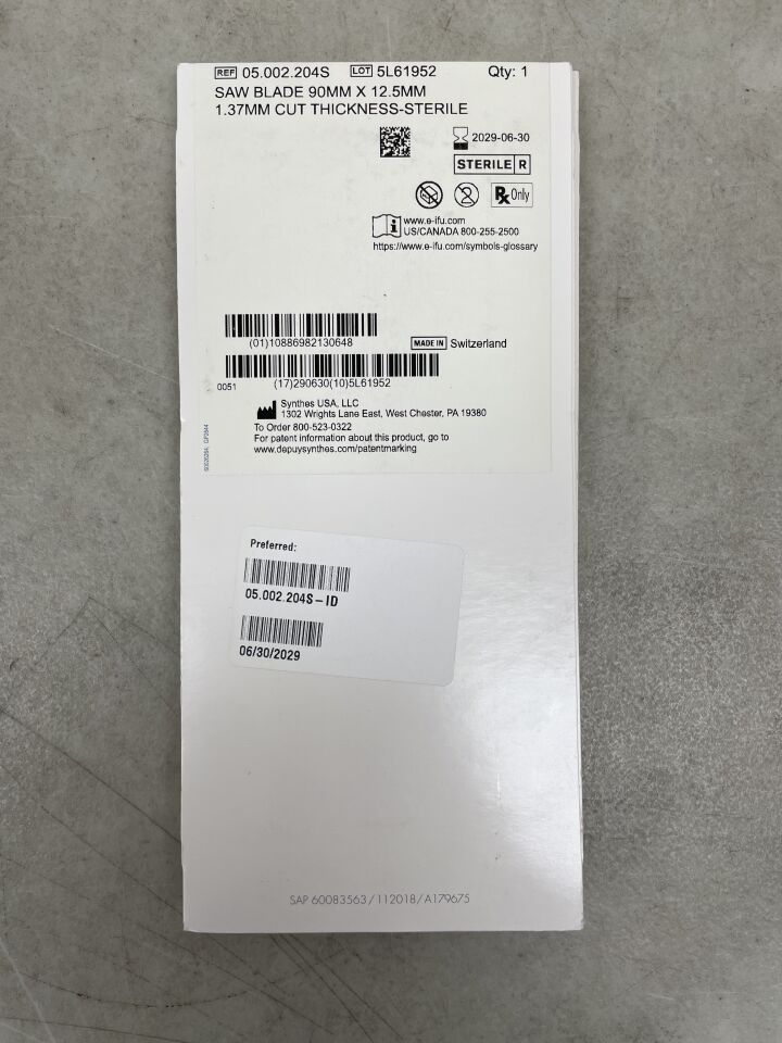 05.002.204S - SYNTHES - Saw Blade 90mm x 12.5mm, 1.37mm Cut Thickness, (BX/1) - ( Expiry Date: 2029-06-30 )