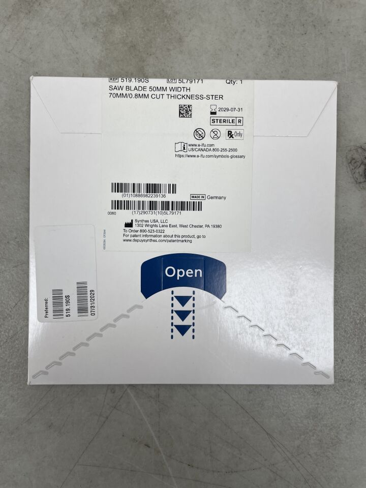 519.190S - SYNTHES - Standard Saw Blade, 70 mm Usable Length, 0.8 mm Cut Thickness, 50 mm Width, Sterile, (BX/1) - ( Expiry Date: 2029-07-31 )