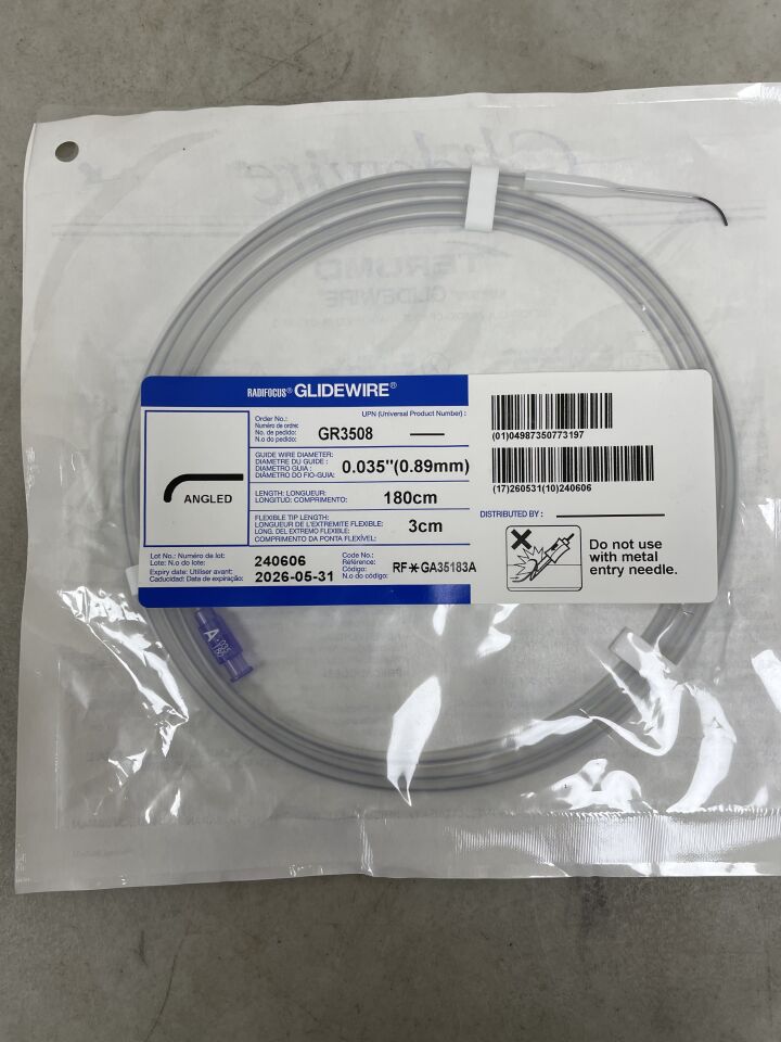 GR3508 - TERUMO - Glidewire 標準親水塗層導絲，直徑 0.035 英寸 x 長度 180 厘米，（EA）-（有效期至：2026-05-31）