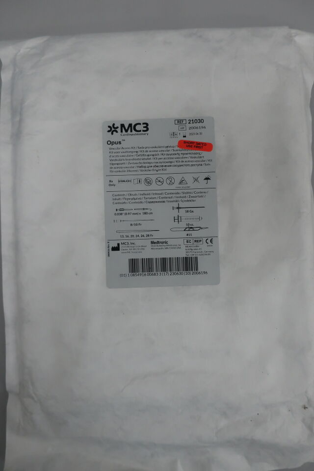 21030 - MEDTRONIC - cardiopulmonary vascular access kit, 18g, 0.038" x 180cm, (EA) - ( Expiry Date: 2025-05-31 )