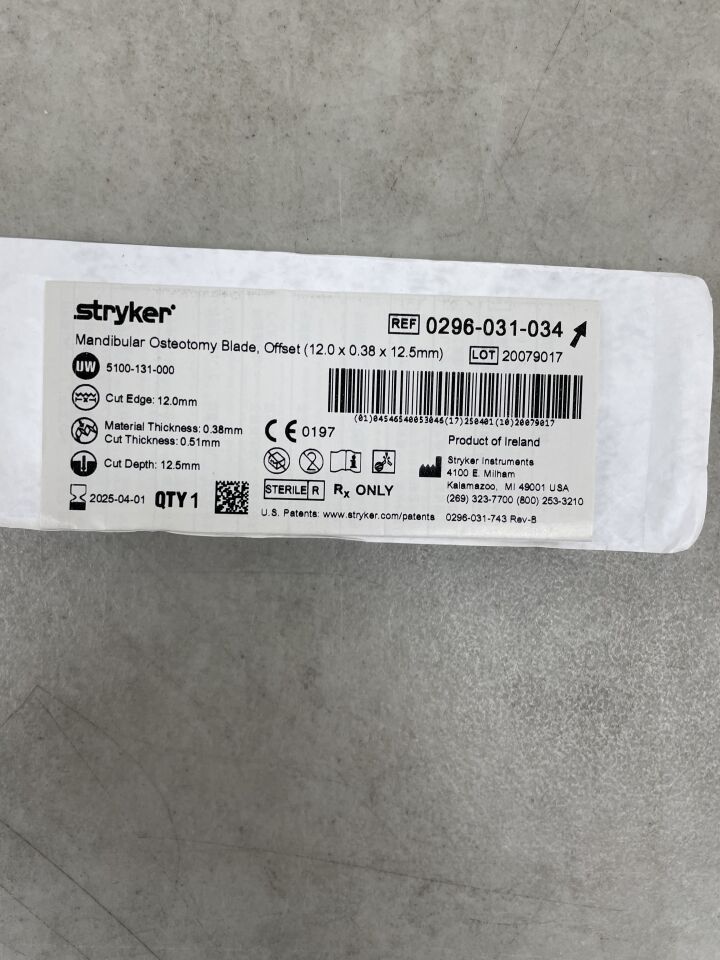 0296-031-034 - STRYKER - Mandibular Osteotomy Blade, Offset 12mm x 12.5mm x 0.38mm, (EA) - ( Expiry Date: 2025-04-01 )