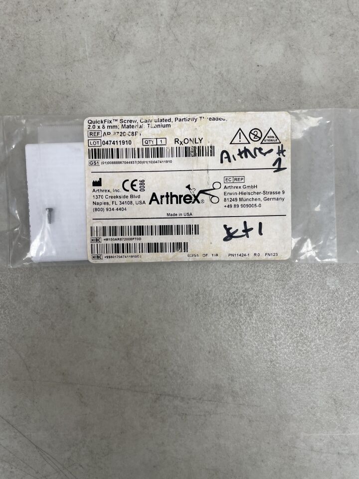 AR-8720-28PT - ARTHREX - Tornillo QuickFix de titanio, canulado, parcialmente roscado, 2,0 x 28 mm (unidad) - (Fecha de caducidad: 2099-12-31)