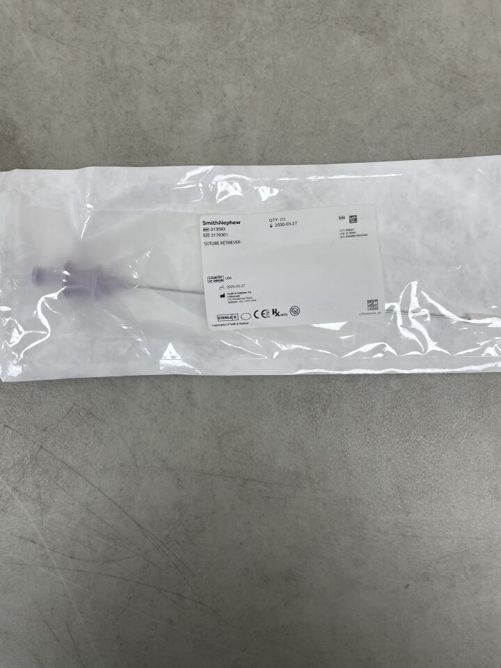 13593  -  SMITH & NEPHEW  -  Suture Retriever , ( EA )  -  ( Expiry Date : 2030-03-27 )