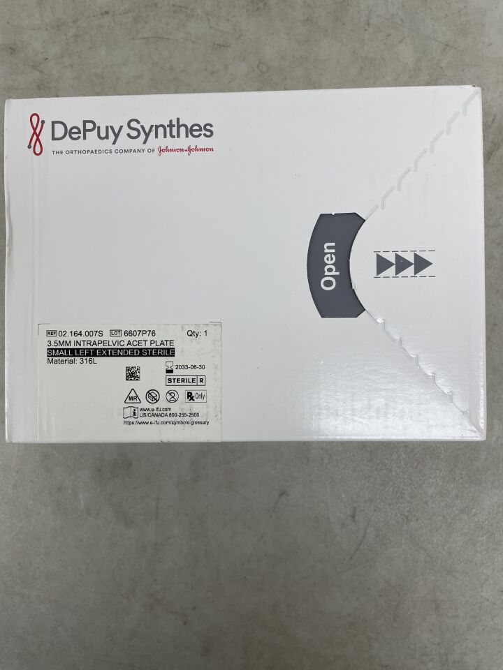 02.164.007S - SYNTHES - Intrapelvic Acet Plate, Small, Left, Extended, 3.5mm, (BX/1) - ( Expiry Date: 2033-06-30 )