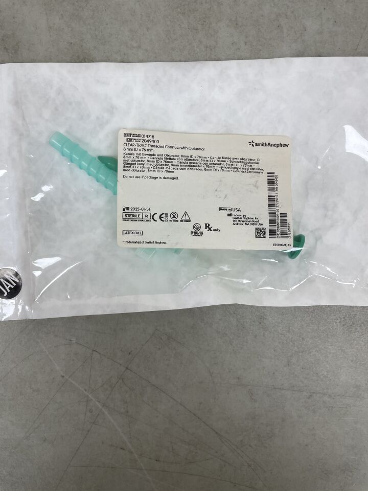14718 - SMITH & NEPHEW - Clear-Trac Threaded Cannula with Obturator 8mm x 76mm, (EA) - ( Expiry Date: 2025-01-31 )