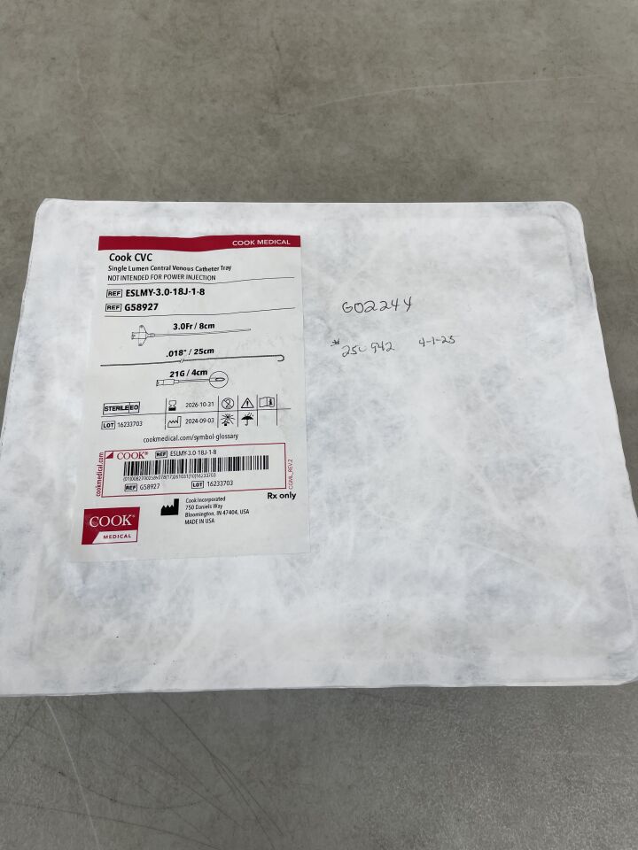 G58927 - COOK - Bandeja CVC, lumen único, 21 g x 4 cm (no apta para inyección de potencia), (unidad) - (fecha de caducidad: 31/10/2026)