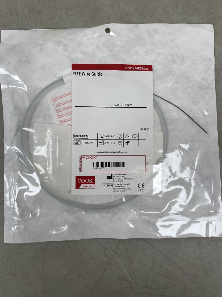 GPTFE38145 - COOK - Guía de alambre de PTFE, punta recta, 0,38" 145 cm (unidad) - (Fecha de caducidad: 16/12/2027)