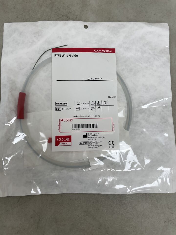 GPTFE38145 - COOK - Guía de alambre de PTFE, punta recta, 0,38" 145 cm (unidad) - (Fecha de caducidad: 04/06/2028)