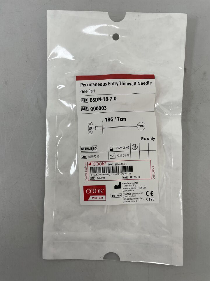G00003 - COOK - Aguja de pared fina para punción percutánea, 18 G x 7 cm, (unidad) - (Fecha de caducidad: 09/08/2029)
