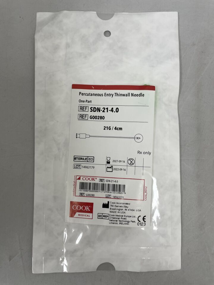 G00280 - COOK - Aguja de entrada percutánea de una pieza, calibre 21, 4 cm de longitud, (unidad) - (Fecha de caducidad: 16/09/2027)