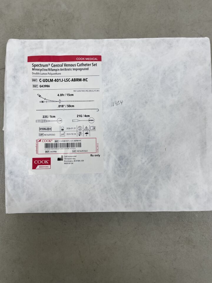 G43986 - COOK - Catéter venoso central de doble luz Spectrum de minociclina/rifampicina, 4 F x 15 cm, (unidad) - (Fecha de caducidad: 31/01/2026)