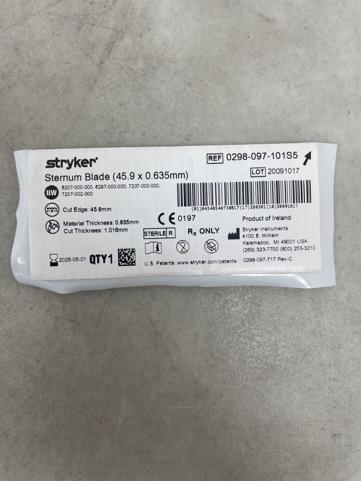 0298-097-101S5 - STRYKER - Sternum Blade, 45.9mm x 0.635mm, (EA) - ( Expiry Date: 2025-05-01 )