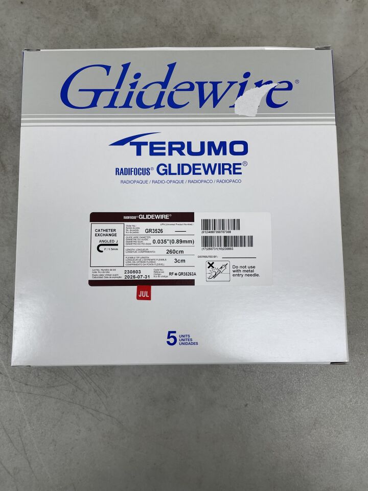 GR3526 - TERUMO - Radifocus Glidewire - Angled J, Catheter Exchange - .035" x 260cm x 3cm
, () - ( Expiry Date: 2025-07-31 )