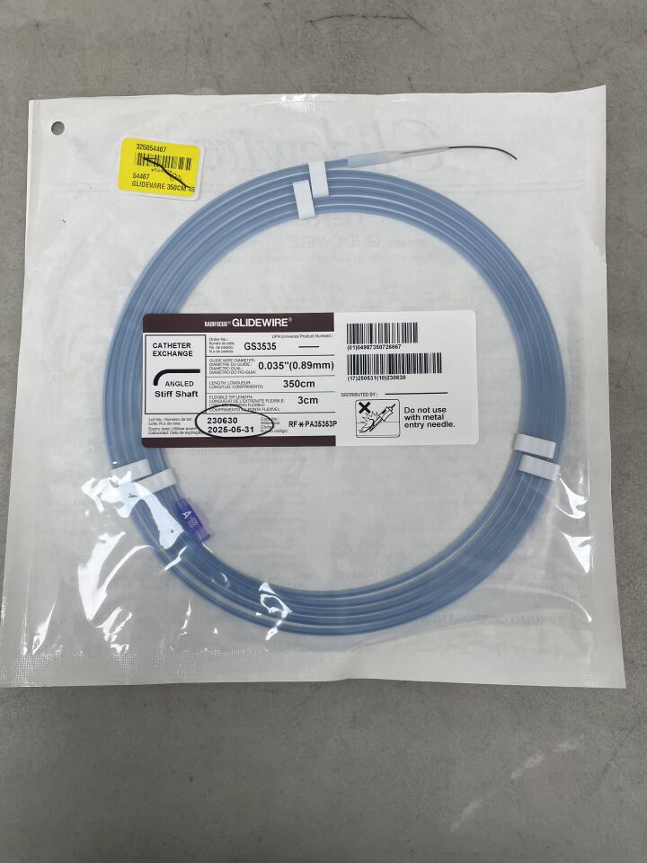 GS3535 - TERUMO - Radifocus Glidewire - Angled Stiff Shaft - .035" x 350cm x 3cm
, () - ( Expiry Date: 2025-05-31 )
