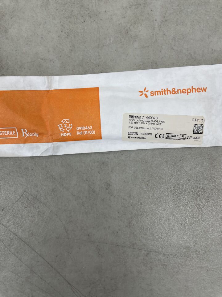 71440378 - SMITH & NEPHEW - oscillating saw blade, wide, 1.27mm thick x 25mm wide, (EA)