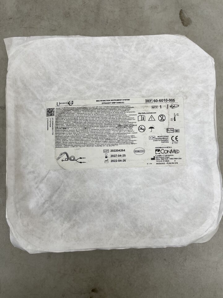 60-6010-005 - CONMED - Universal Plus Straight Handle Hand Control E/S (Rocker Switch), Hand Control S/I, (EA) - ( Expiry Date: 2027-04-25 )