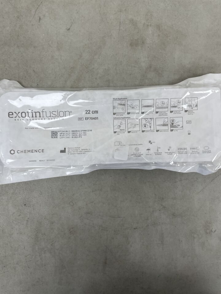 EF70401 - CHEMENCE MEDICAL - Exofin Fusion Skin Closure System 22cm (One Patch, Two 1.75g Adhesive), ()