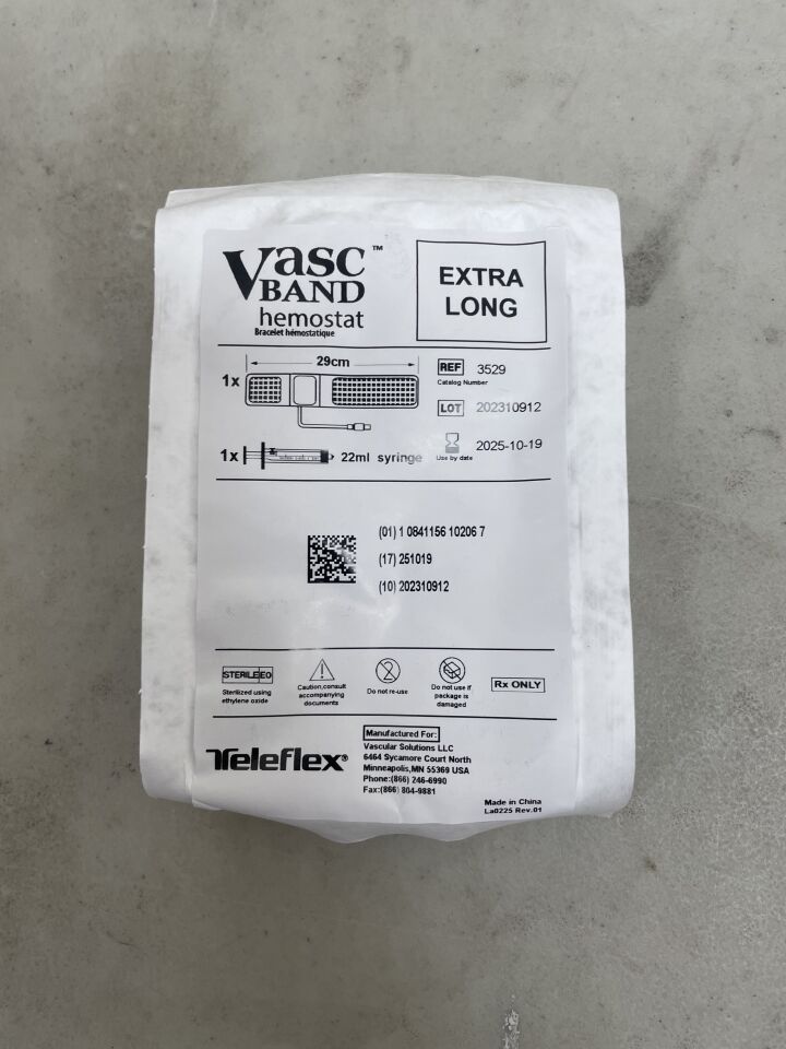 3529 - TELEFLEX - Vasc Band Hemostat, Extra Long 29cm, (EA) - ( Expiry Date: 2025-10-19 )