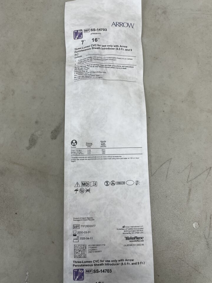 SS-14703 - TELEFLEX - Three-Lumen CVC w/Blue FlexTip 7F, (EA) - ( Expiry Date: 2030-03-31 )