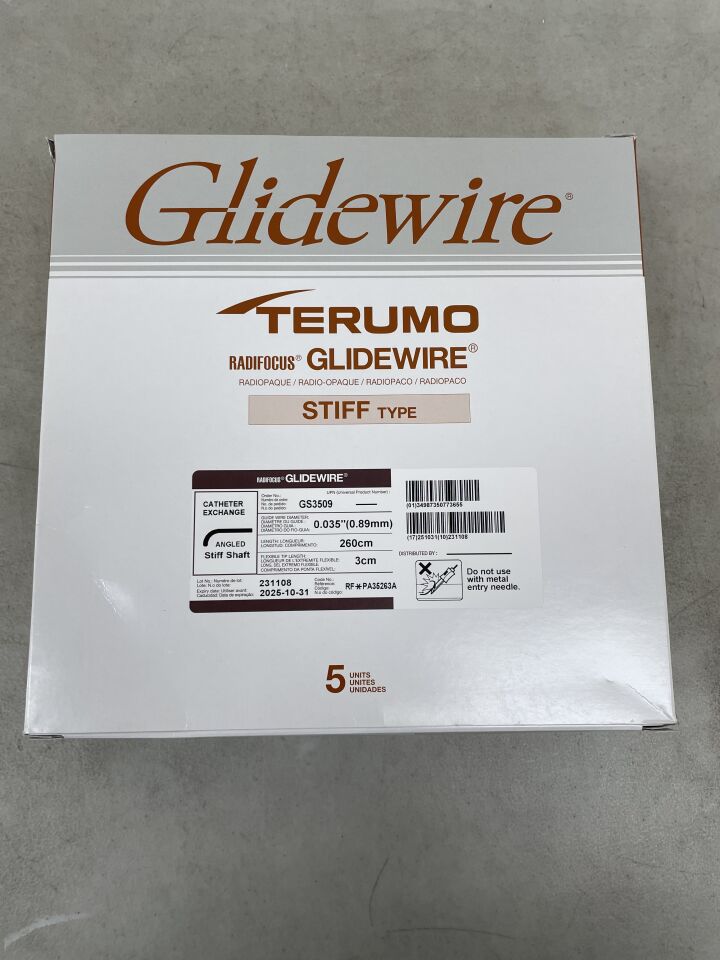 GS3509 - TERUMO - Radifocus Glidewire - Angled , Stiff Shaft - .035" x 260cm x 3cm, (BX/5) - ( Expiry Date: 2025-09-01 )