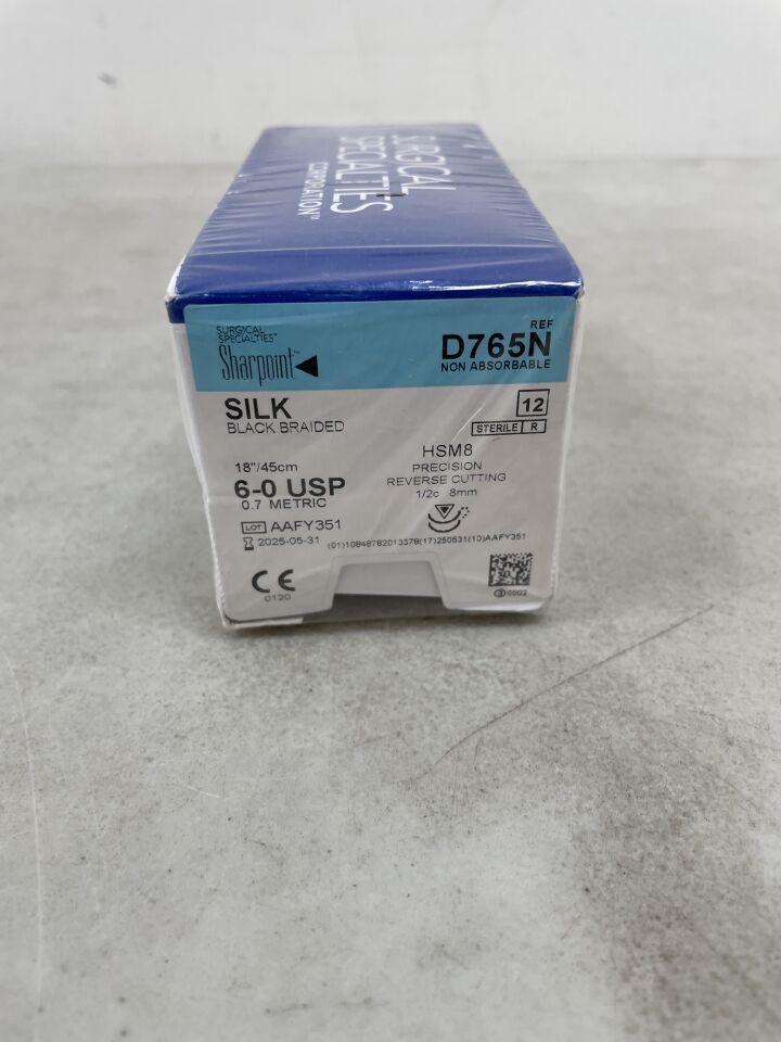 D765N - SURGICAL SPECIALTIES - Black Silk Braided Suture with HSM8 Needle, 18" Long, Size 6-0, (BX/12) - ( Expiry Date: 2025-05-31 )