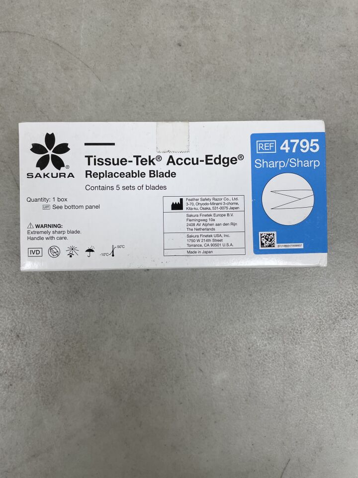4795 - SAKURA - Tissue-Tek Accu-Edge Replaceable Blade, Sharp, (BX/5)
