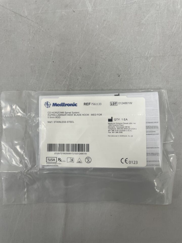 7561133 - MEDTRONIC - CD HORIZON Spinal System Supra-Laminar Wide Blade Hook, Medium, (EA) - ( Expiry Date: 2099-12-31 )