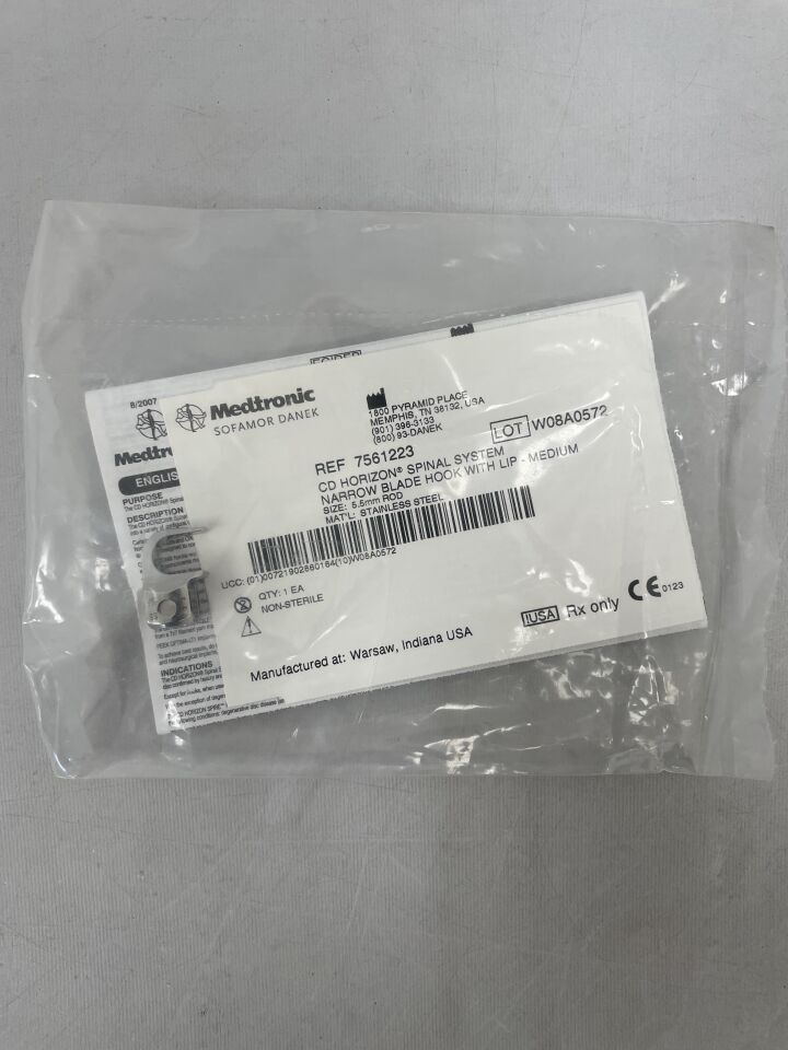 7561223 - MEDTRONIC - CD HORIZON Spinal System Narrow Blade Hook with Lip, Medium, (EA) - ( Expiry Date: 2099-12-31 )