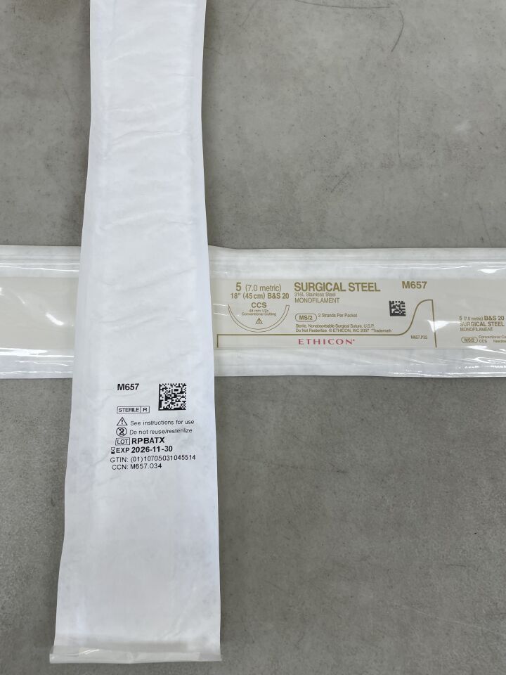 M657G - ETHICON - Surgical Stainless Steel Suture, Conventional Cutting - Sternum, Non-Absorbable, CCS 48mm ½ Circle, Monofilament B & S 20 2-18" = 45cm, Size: 5, (EA) - ( Expiry Date: 2026-11-30 )