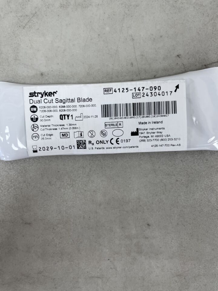 4125-147-090 - STRYKER - Dual Cut Bone Saw Blade, 1.47 mm Cut Thickness, 1.37 mm Ma, (EA) - ( Expiry Date: 2029-10-01 )