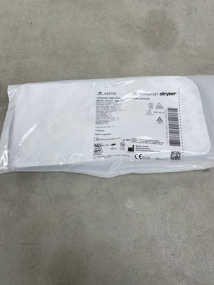 629700 - STRYKER - VariAx 2 Mini Fragment Narrow Locking Plate, 2.4 / 20 holes, L 135mm, (EA) - ( Expiry Date: 2099-12-31 )