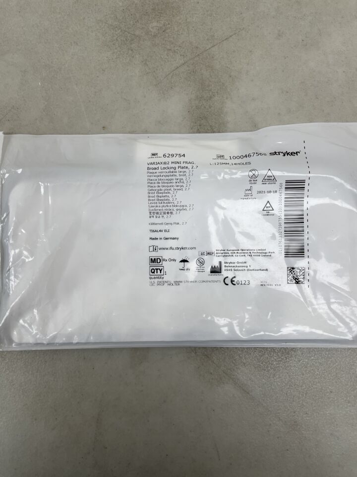 629754 - STRYKER - VariAx 2 Mini Fragment Broad Locking Plate, 2.7 / 14 holes, L 125mm, (EA) - ( Expiry Date: 2099-12-31 )