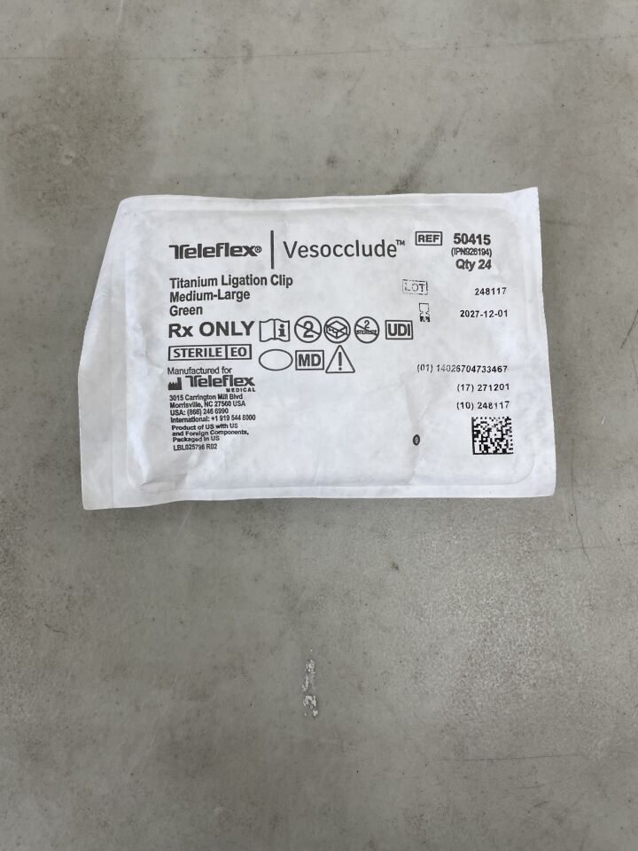 50415 - TELEFLEX - Vesocclude Titanium Ligating Clips: Medium-Large, 24 Clips, (EA)