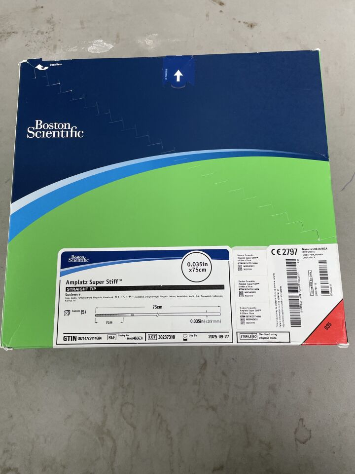 46563 - BOSTON SCIENTIFIC - Amplatz Super Stiff Guidewire - Straight Tip - .035" x 75cm, (BX/5)