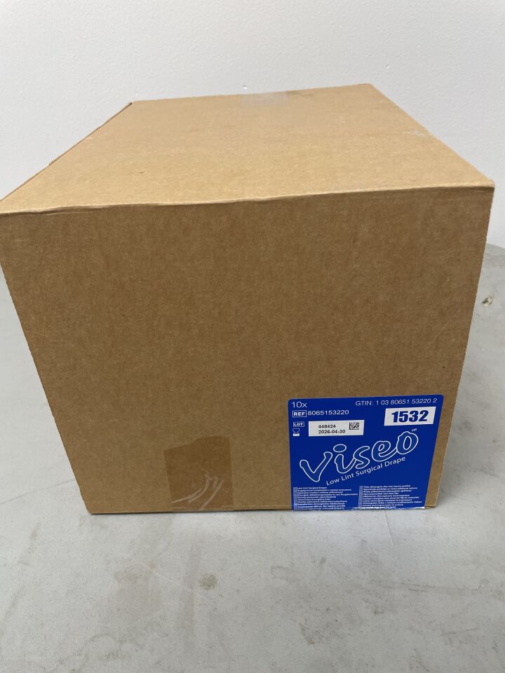 8065153220 - ALCON - Viseo Low Lint Surgical Incise Drape 55" x 62" (140cm x 157cm) 3/4 Length, Octagonal Incise 6cm x 6cm w/Adhesive, (BX/10) - ( Expiry Date: 2025-10-20 )