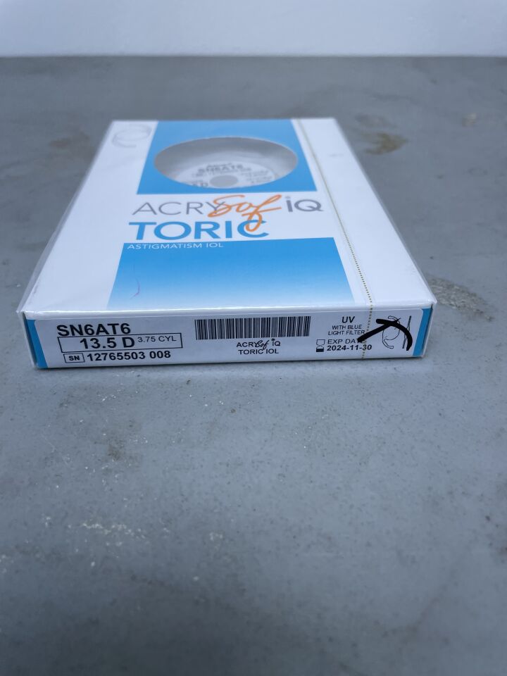 SN6AT6.135 - ALCON - AcrySof IQ Toric Astigmatism Intraocular Lens, 13.5D, (BX/1) - ( Expiry Date: 2025-11-08 )
