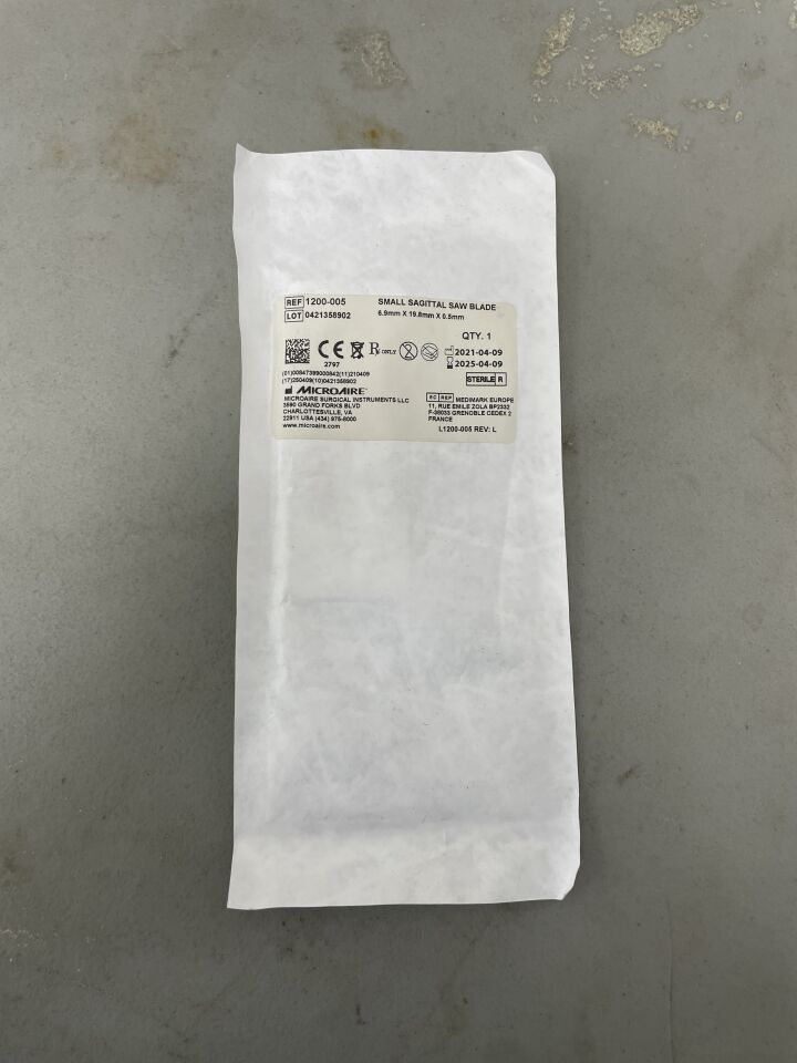 1200-005 - MICRO-AIRE - SMALL SAGITTAL SAW BLADE, 6.9mm X 19.8mm X 0.5mm, (EA) - ( Expiry Date: 2025-04-09 )