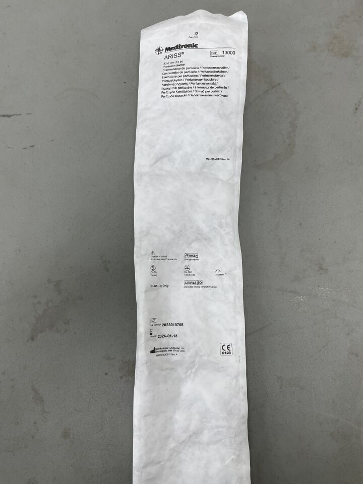13000 - MEDTRONIC - ARISS Perfusion Switch, Unequal Legs 33cm, (EA) - ( Expiry Date: 2026-01-18 )
