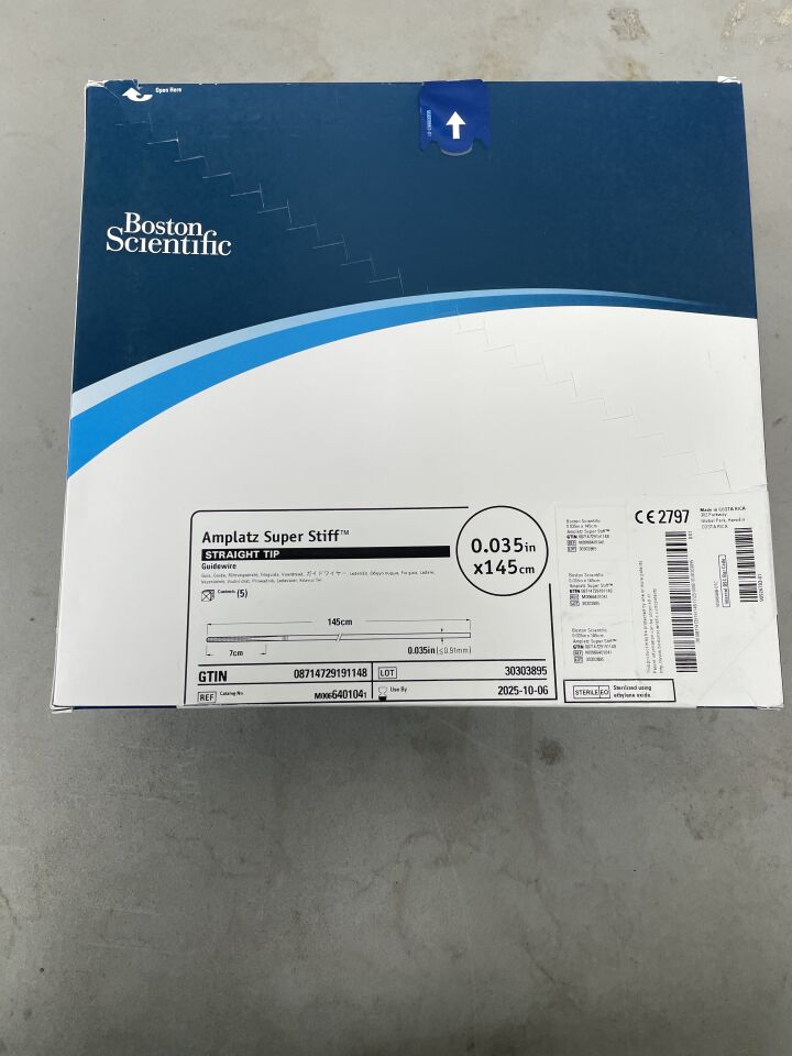 640104 - BOSTON SCIENTIFIC - Amplatz Super Stiff Guidewire - Straight Tip - .035" x 145cm, (BX/5)