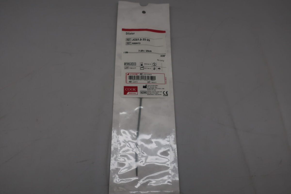 G00973 - COOK - Dilator 7F x 20cm, 0.038", (EA)