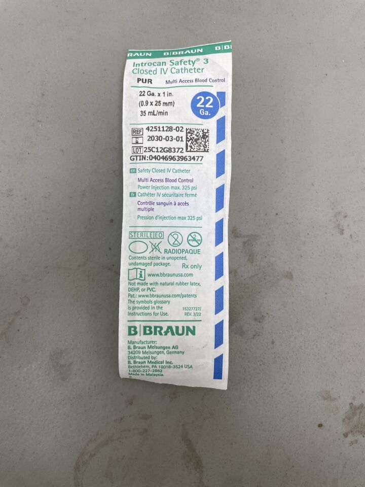 4251128-02 - B BRAUN - Introcan Safety 3 Closed IV Catheter 22G x 1" PUR, Winged, (EA)
