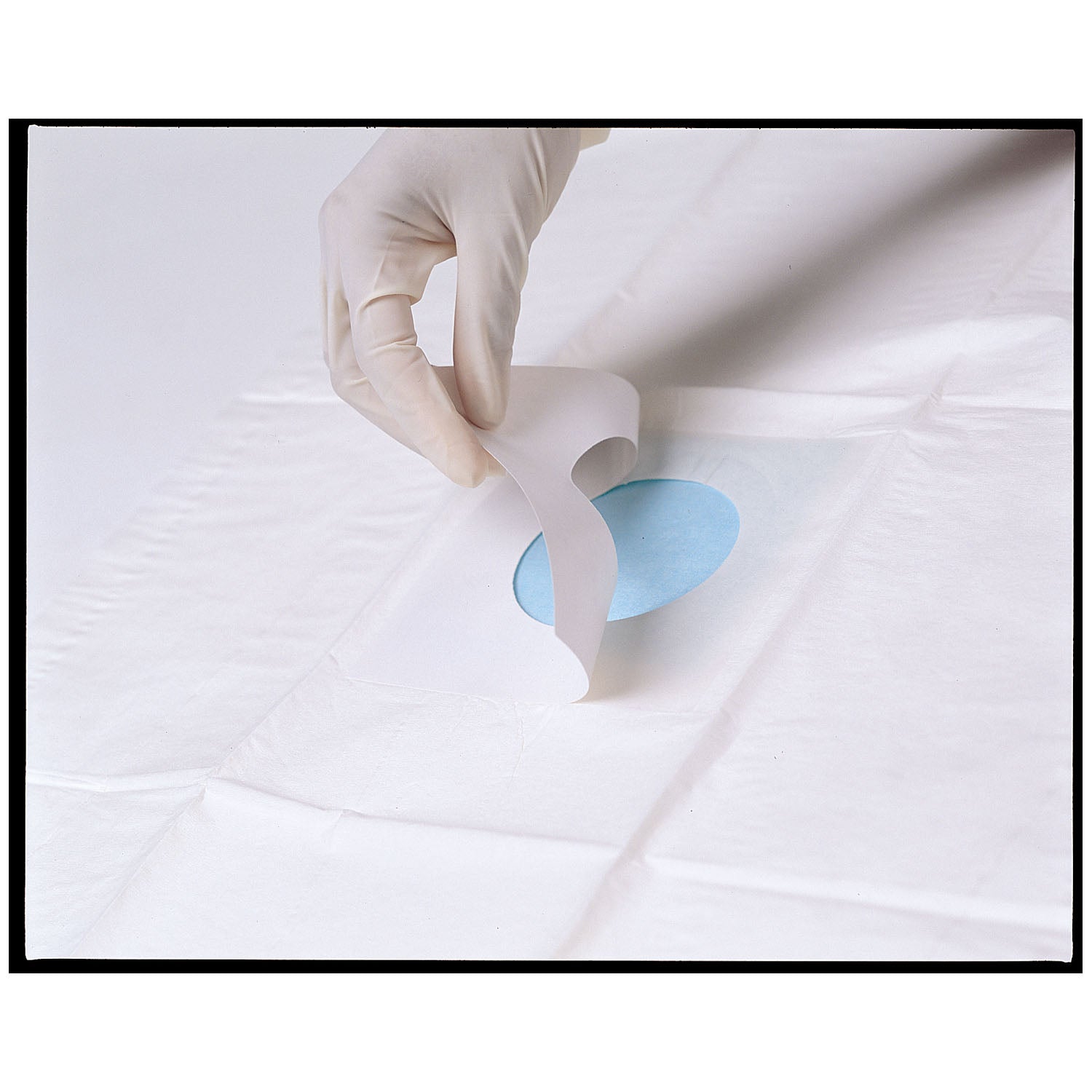 698 - Busse Hospital Disposables, Inc. - Drape, 3" Round Fenestration, Sterile, Adhesive Patch Around Fenestration, 50/dispenser bx, 4 bx/cs (200/cs) (24 cs/plt)    , cs