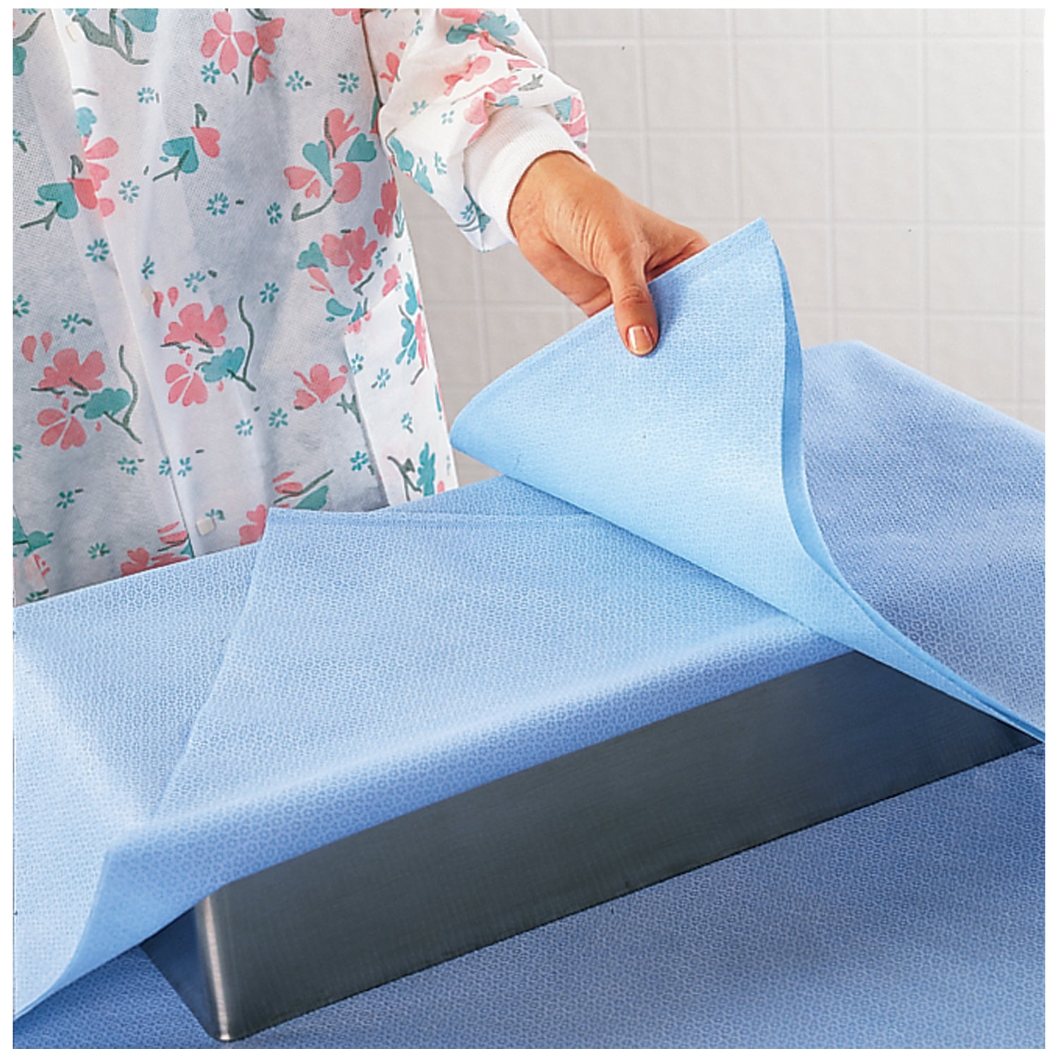 10730 - O&M Halyard - H100, Regular Sterilization Wrap, 30" x 30", 150/pk, 2 pk/cs (18 cs/plt) (US Only)    , cs