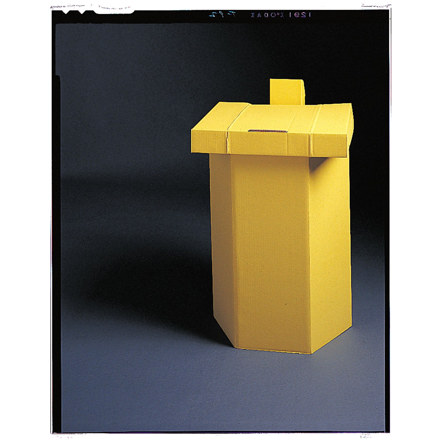 15-24 - Medegen Medical Products, LLC - Hamper Stand, 17" x 15" x 25", Yellow, 10/cs    , cs